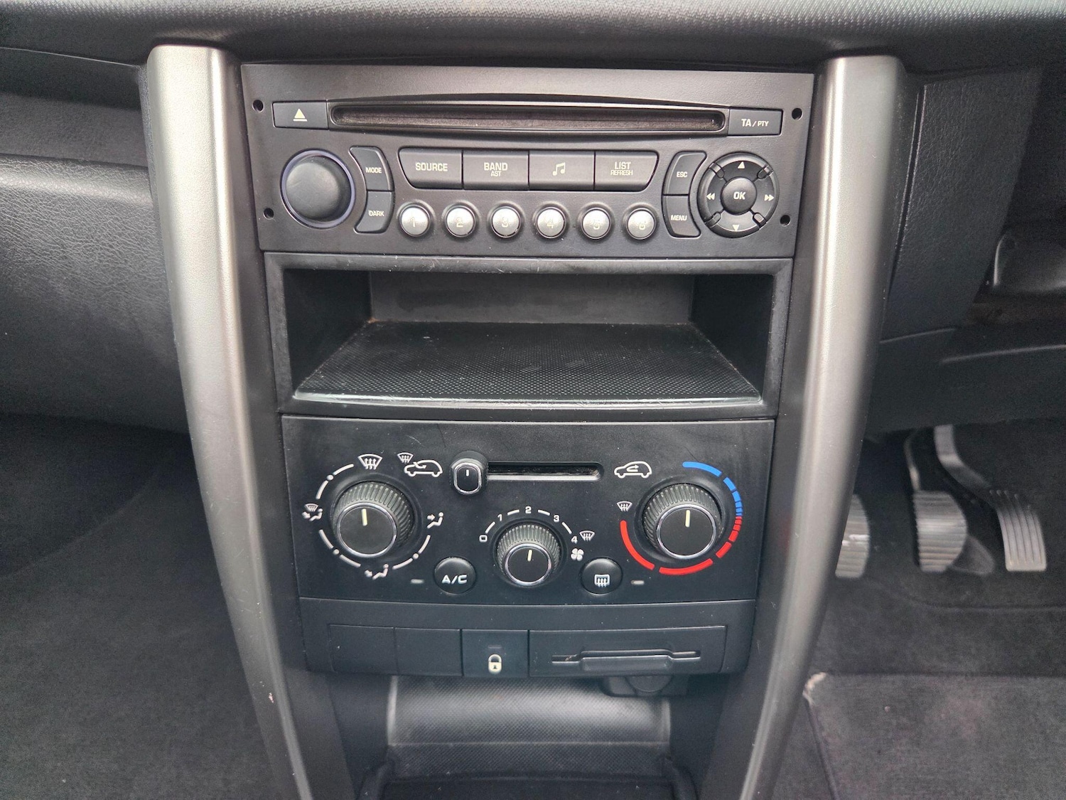 Used Peugeot 207 CC 2011 for sale - 76823857: Photo 30