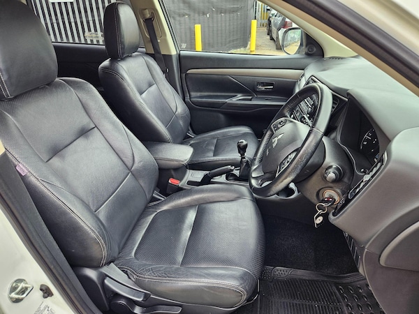 Used Mitsubishi Outlander 2014 for sale - 76200437: Photo 14