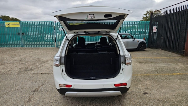 Used Mitsubishi Outlander 2014 for sale - 76200437: Photo 23