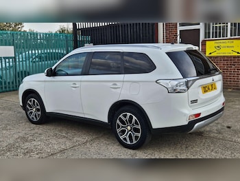 Used Mitsubishi Outlander 2014 for sale - 76200437: Photo 4