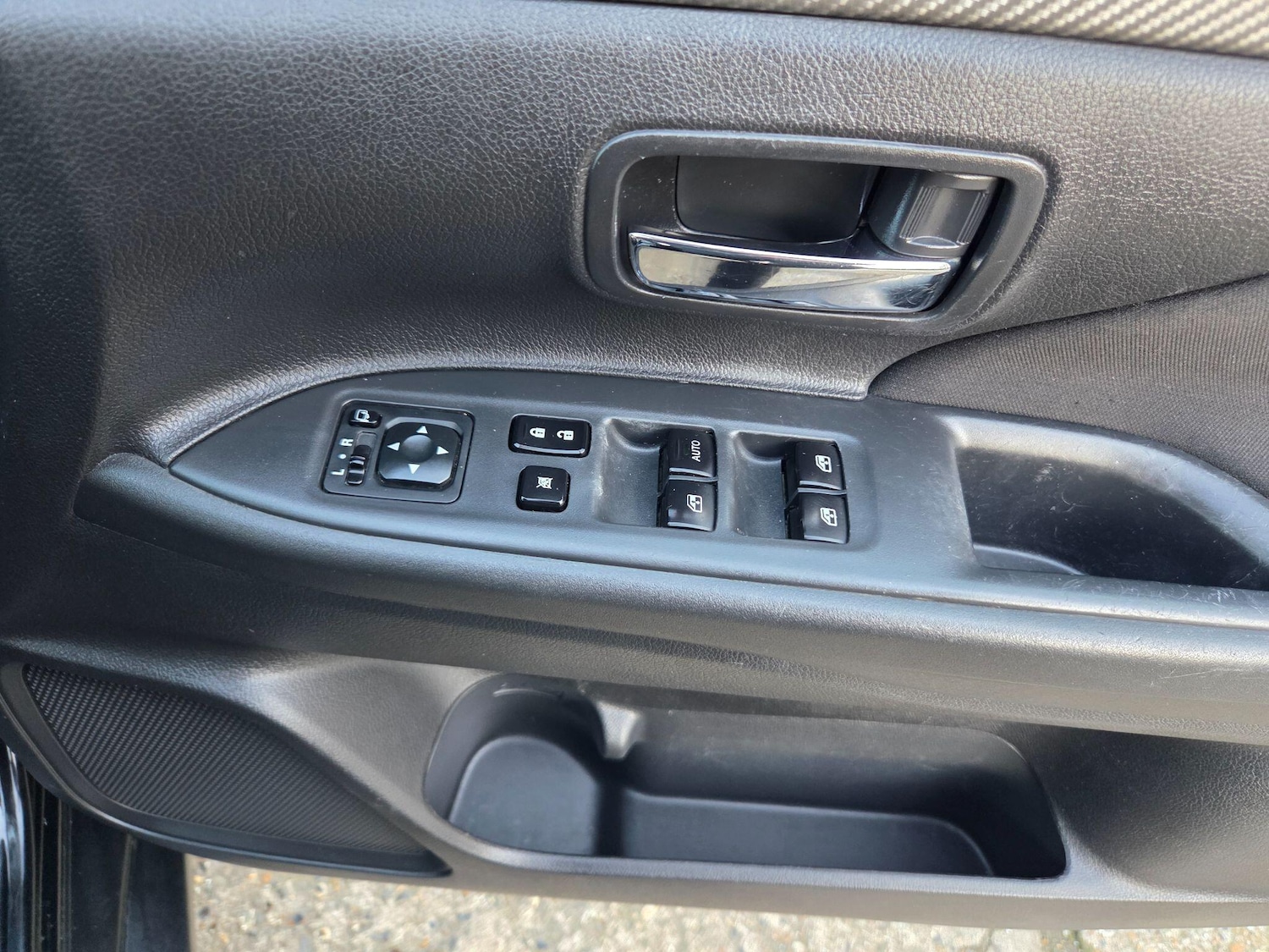 Used Mitsubishi Outlander 2017 for sale - 78127352: Photo 21