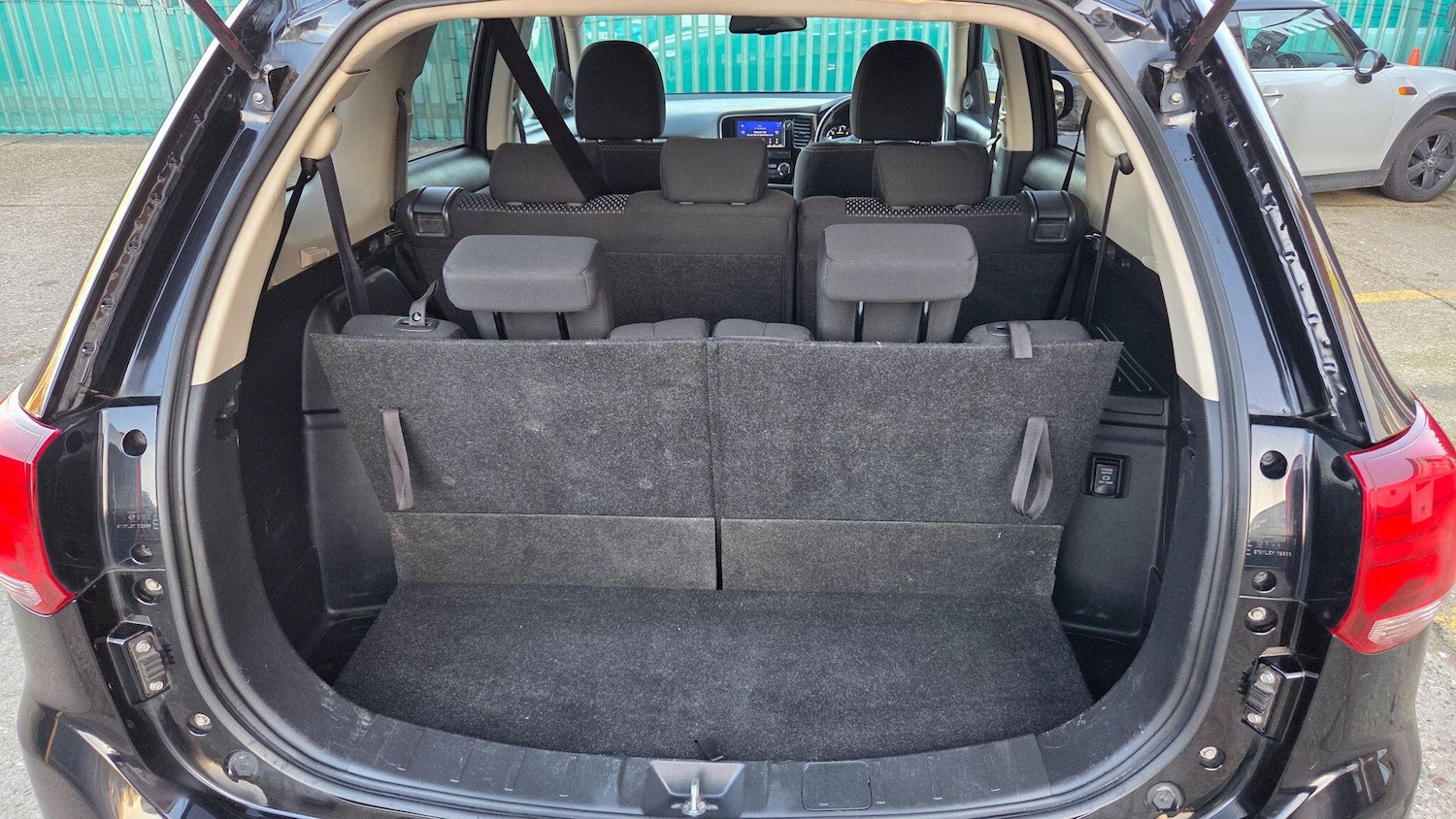 Used Mitsubishi Outlander 2017 for sale - 78127352: Photo 26