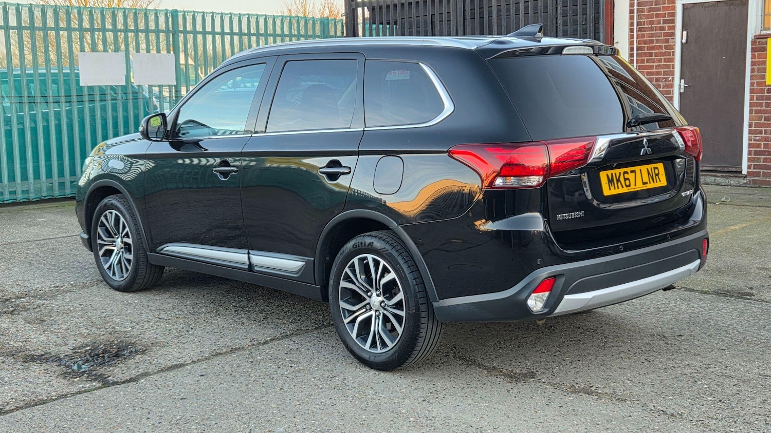 Used Mitsubishi Outlander 2017 for sale - 78127352: Photo 4
