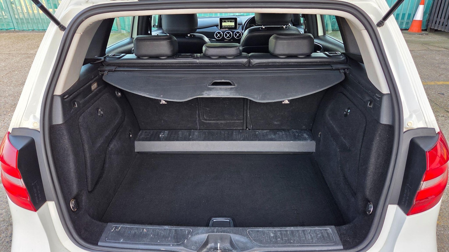 Used Mercedes-Benz B Class 2013 for sale - 77737688: Photo 21