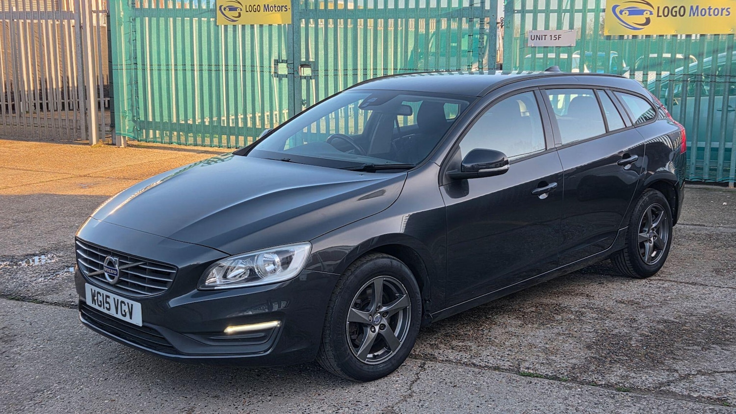 Used Volvo V60 2015 for sale - 78087094: Photo 1