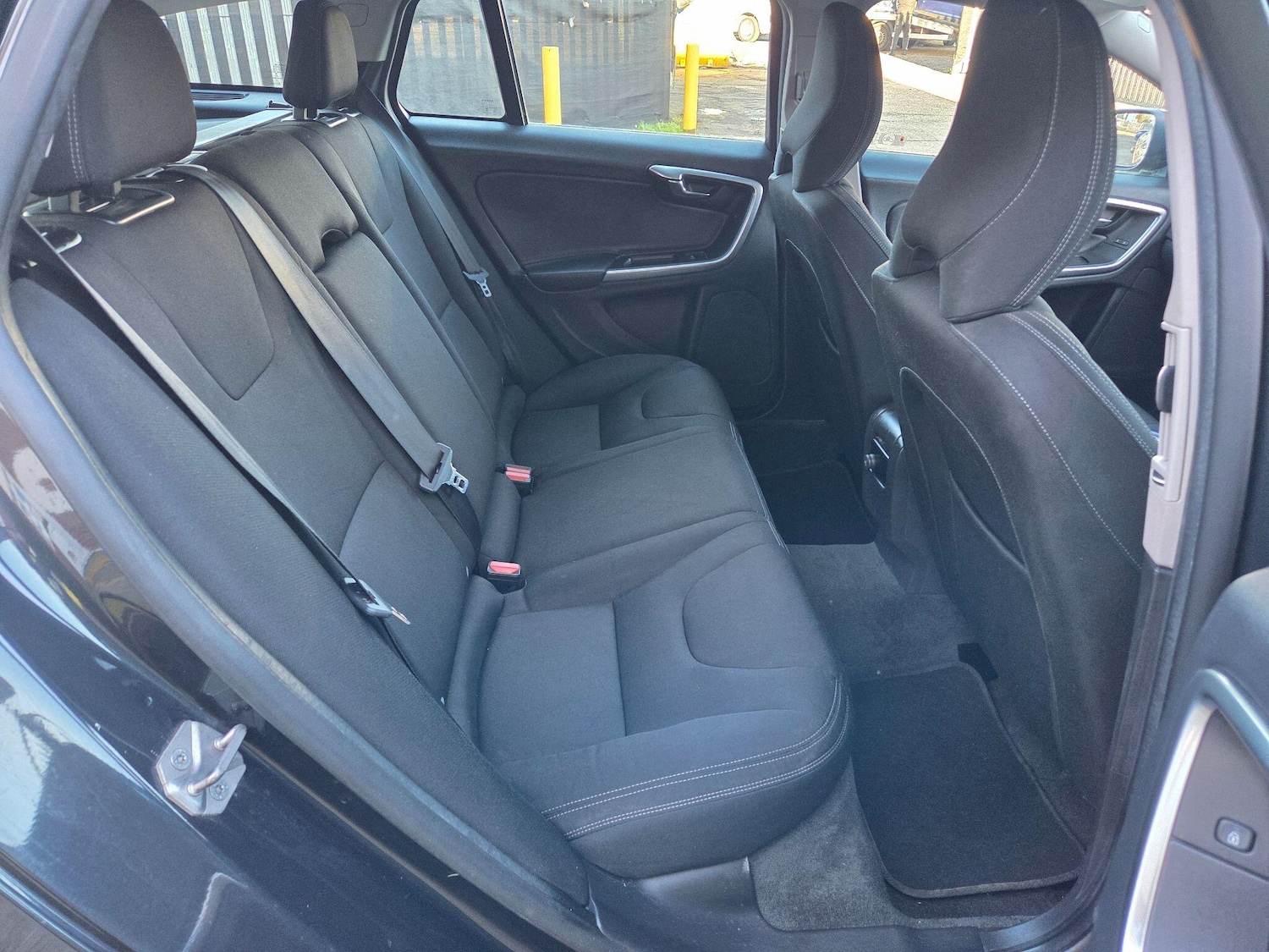 Used Volvo V60 2015 for sale - 78087094: Photo 16