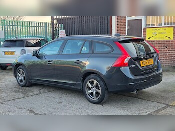 Used Volvo V60 2015 for sale - 78087094: Photo