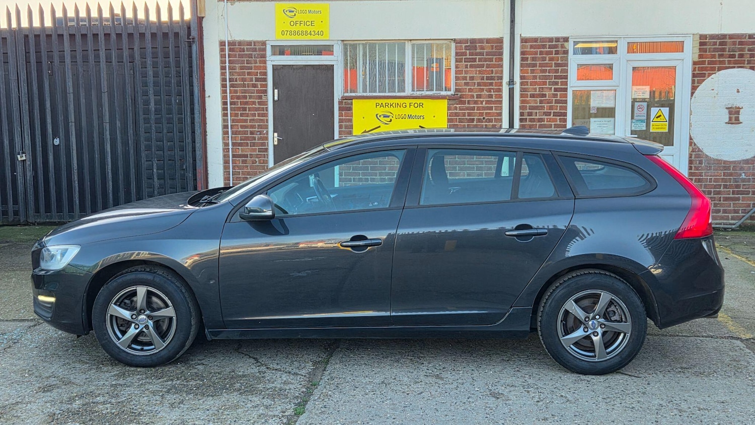 Used Volvo V60 2015 for sale - 78087094: Photo 5