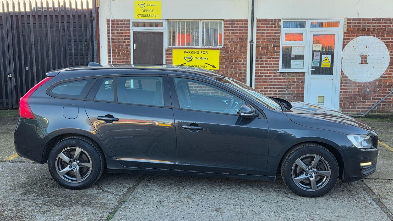 Used Volvo V60 2015 for sale - 78087094: Photo 7