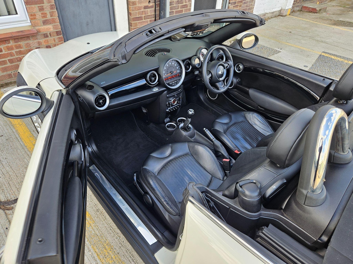 Used MINI Roadster 2014 for sale - 77344864: Photo 32