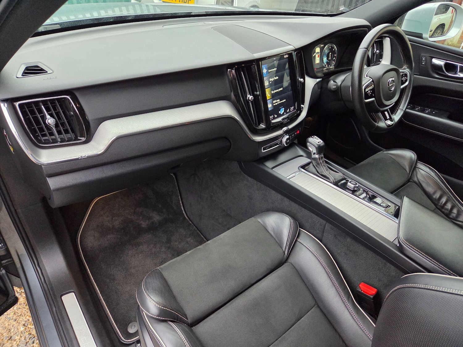 Used Volvo XC60 2018 for sale - 77455773: Photo 11