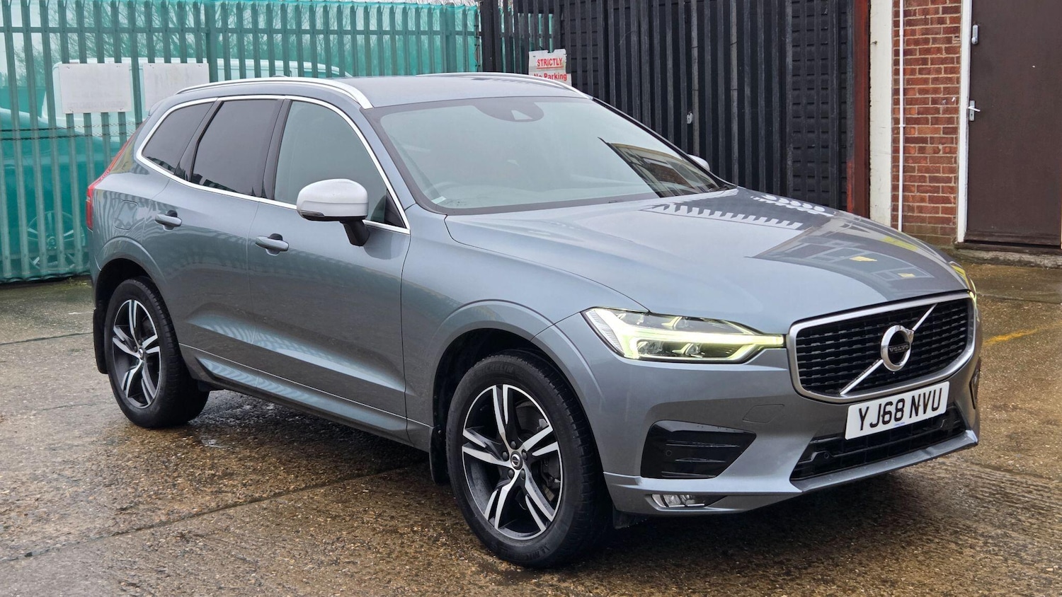 Used Volvo XC60 2018 for sale - 77455773: Photo 2