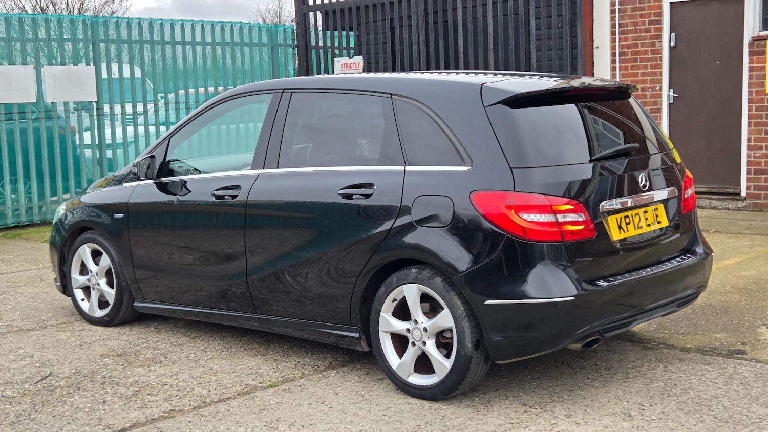 Used Mercedes-Benz B Class 2012 for sale - 77657884: Photo 4