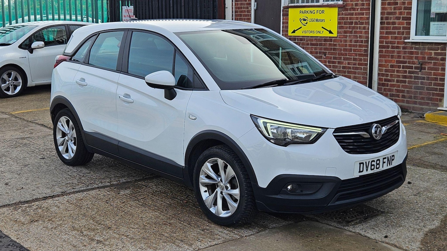 Used Vauxhall Crossland X 2018 for sale - 76423449: Photo 2