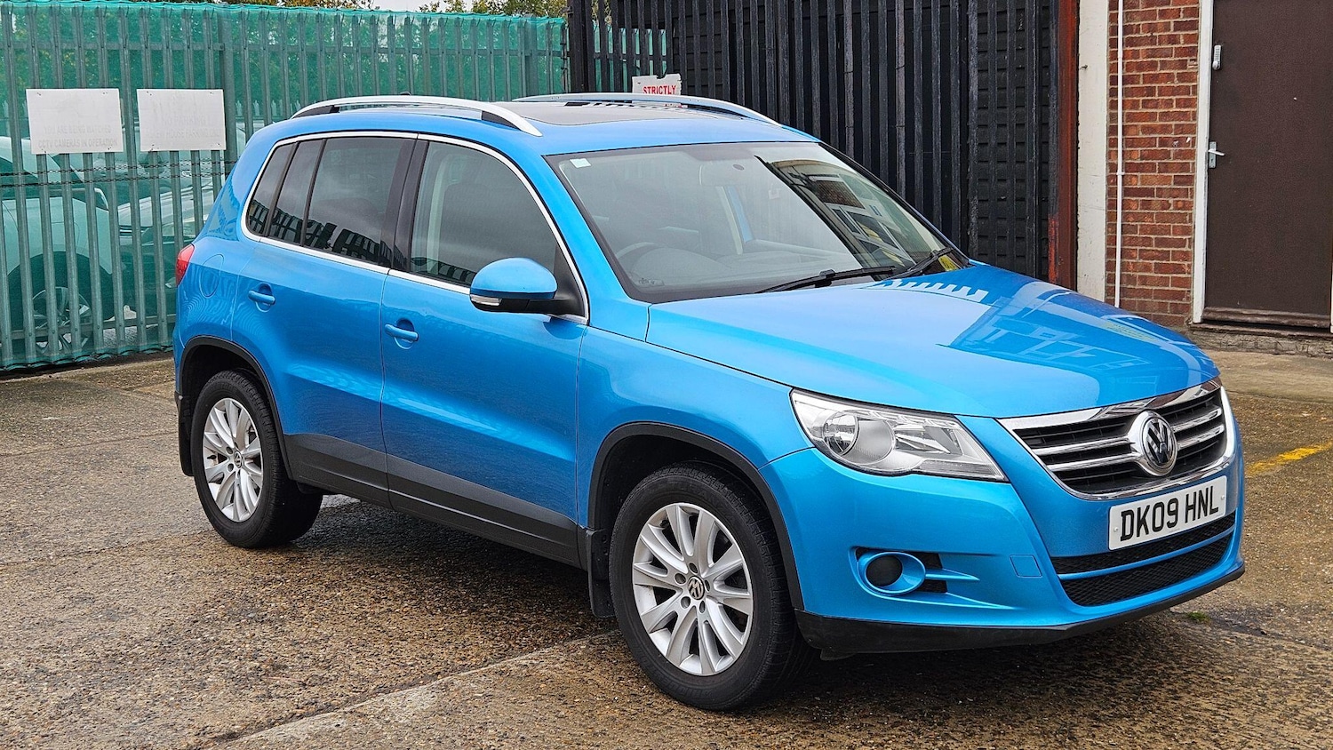 Used Volkswagen Tiguan 2009 for sale - 76167473: Photo 2
