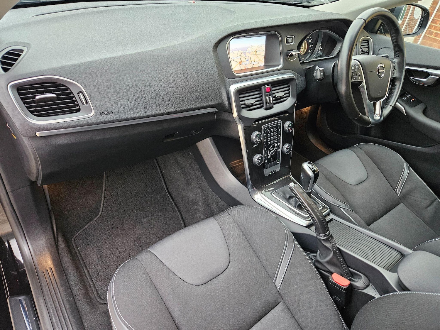 Used Volvo V40 2017 for sale - 76084406: Photo 11
