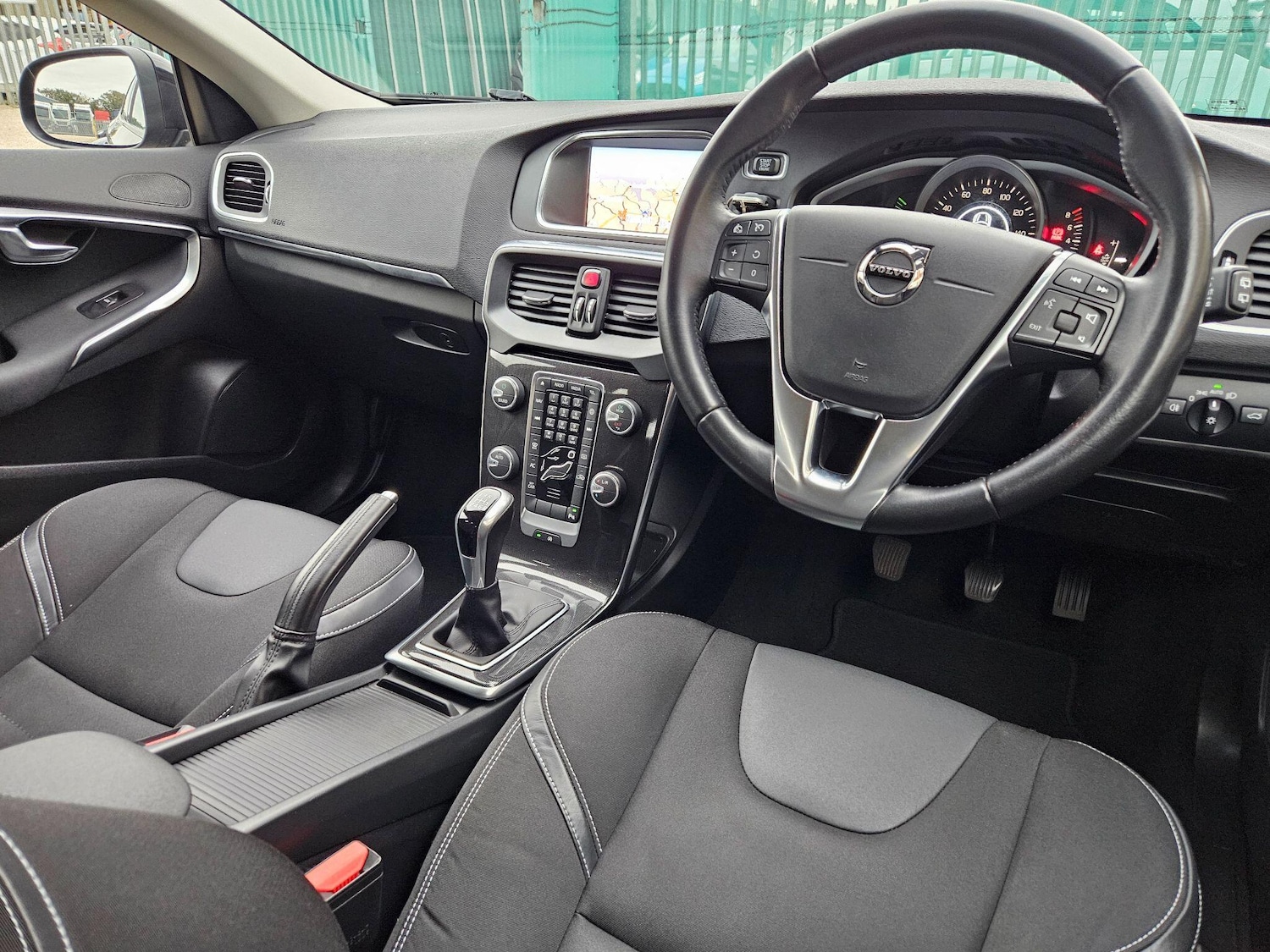 Used Volvo V40 2017 for sale - 76084406: Photo 12