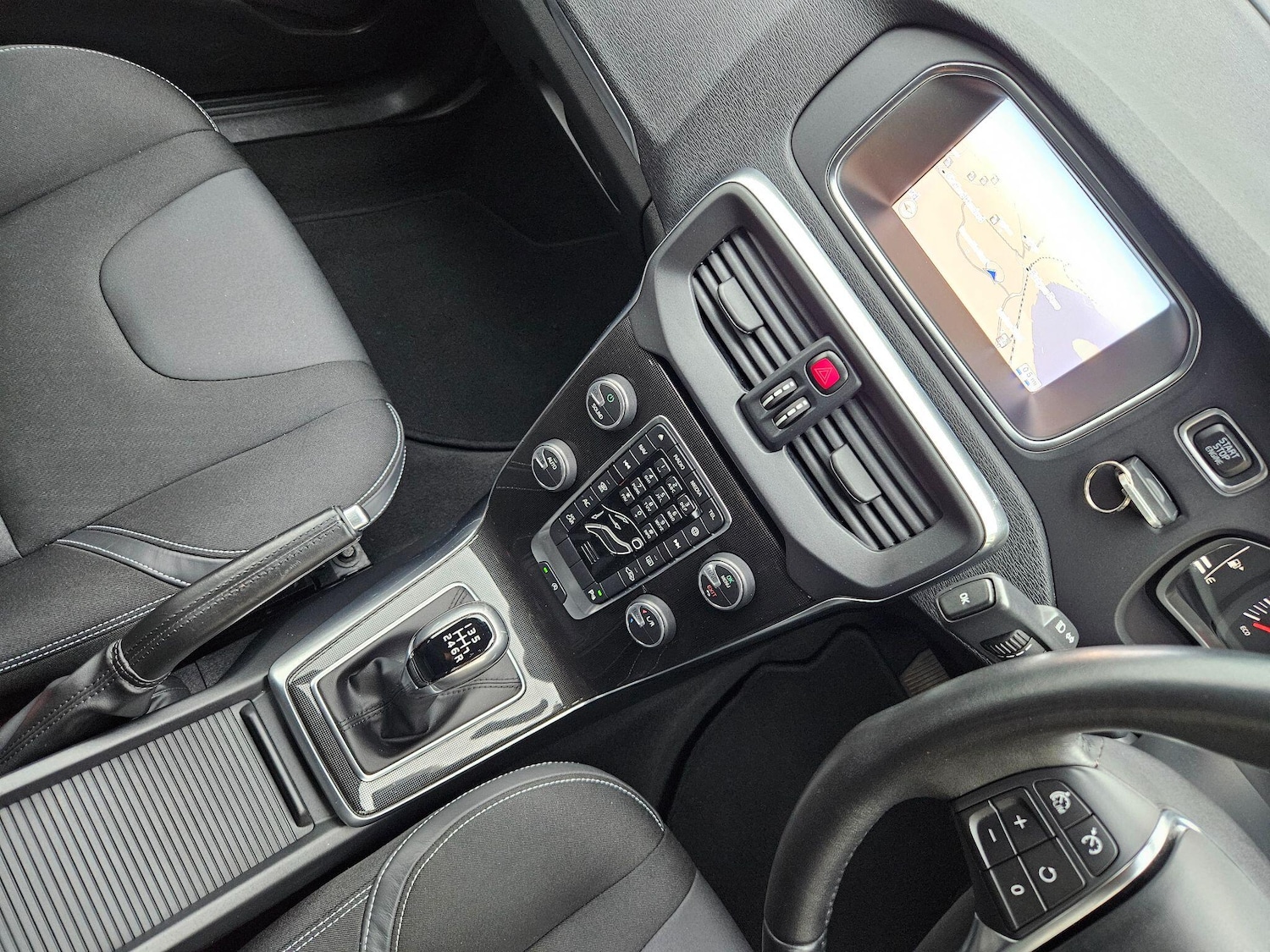Used Volvo V40 2017 for sale - 76084406: Photo 13