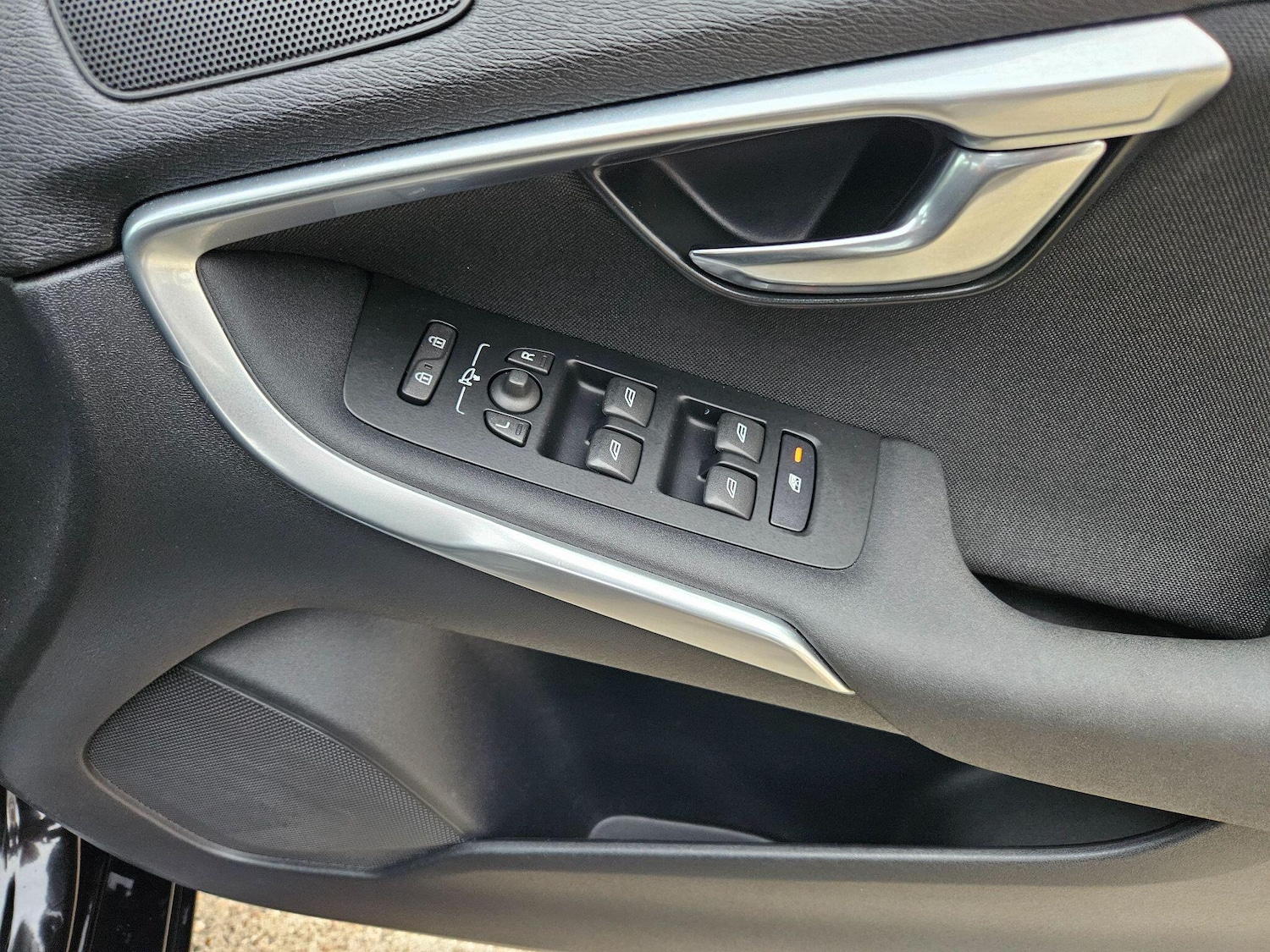 Used Volvo V40 2017 for sale - 76084406: Photo 20