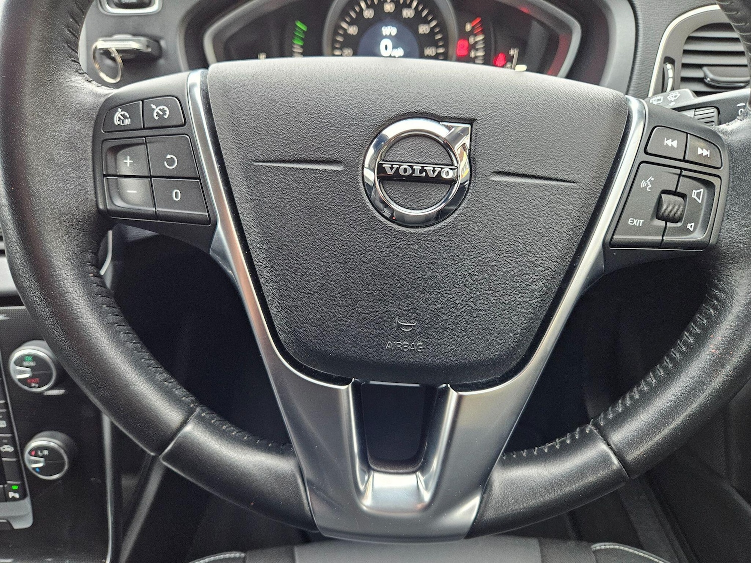 Used Volvo V40 2017 for sale - 76084406: Photo 25