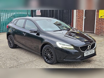 Used Volvo V40 2017 for sale - 76084406: Photo