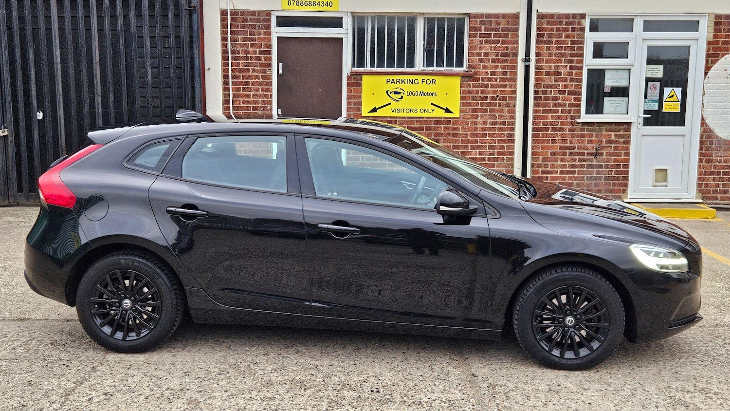 Used Volvo V40 2017 for sale - 76084406: Photo 7