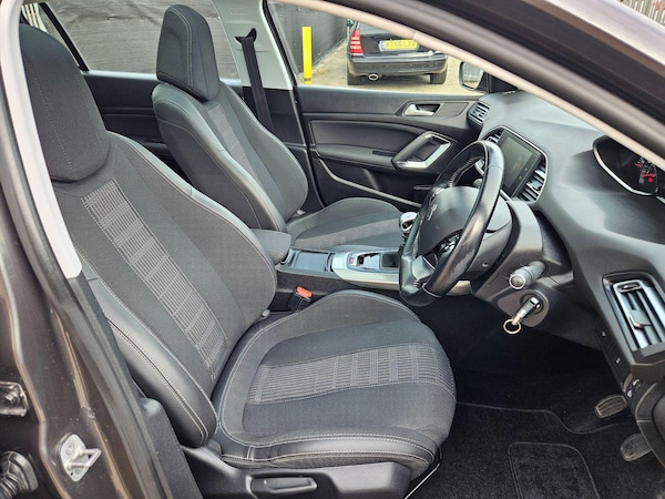 Used Peugeot 308 2018 for sale - 76152896: Photo 13
