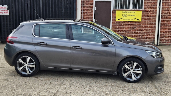 Used Peugeot 308 2018 for sale - 76152896: Photo 6