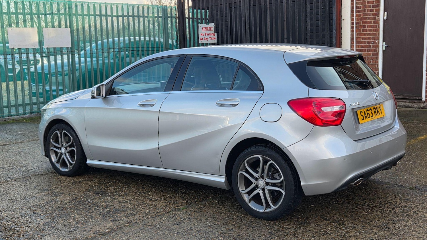 Used Mercedes-Benz A-Class 2013 for sale - 77343899: Photo 4