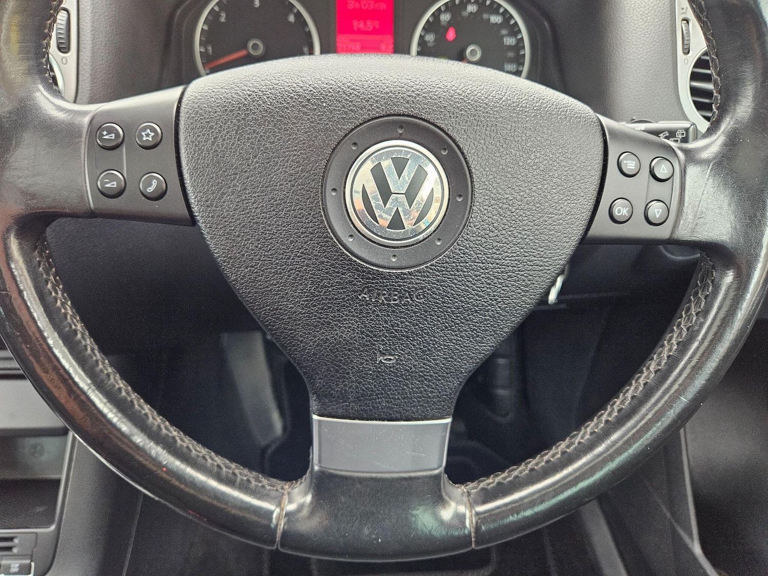 Used Volkswagen Tiguan 2009 for sale - 77109636: Photo 23