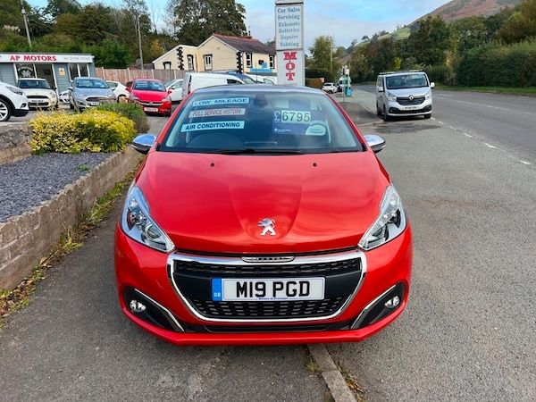 Used Peugeot 208 2018 for sale - 76245629: Photo 2