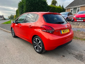 Used Peugeot 208 2018 for sale - 76245629: Photo