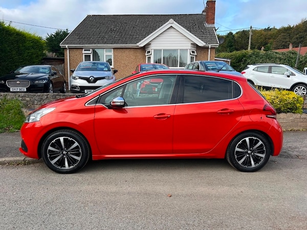 Used Peugeot 208 2018 for sale - 76245629: Photo 5