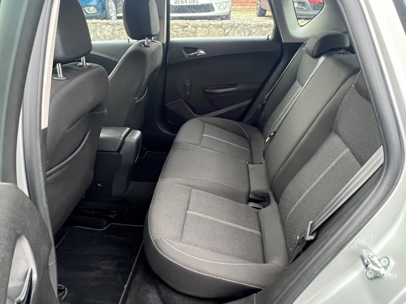 Used Vauxhall Astra 2015 for sale - 77328838: Photo 15