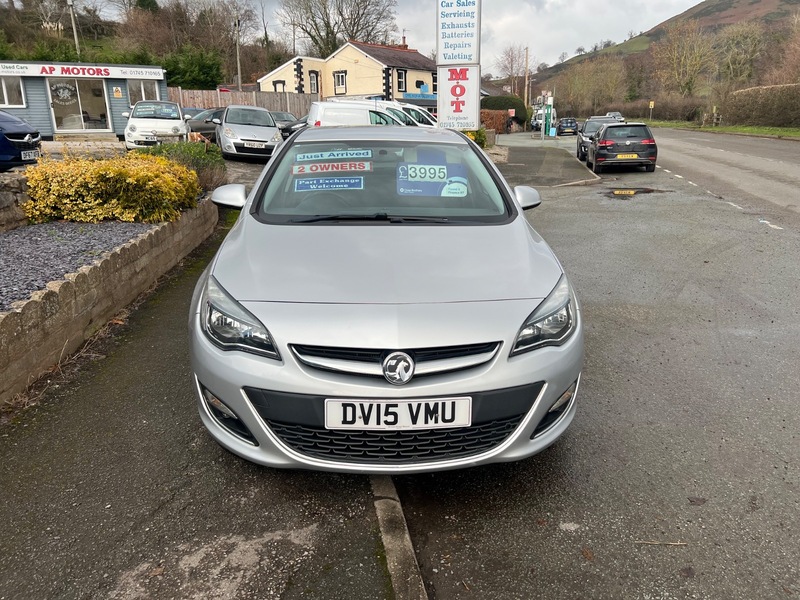 Used Vauxhall Astra 2015 for sale - 77328838: Photo 2