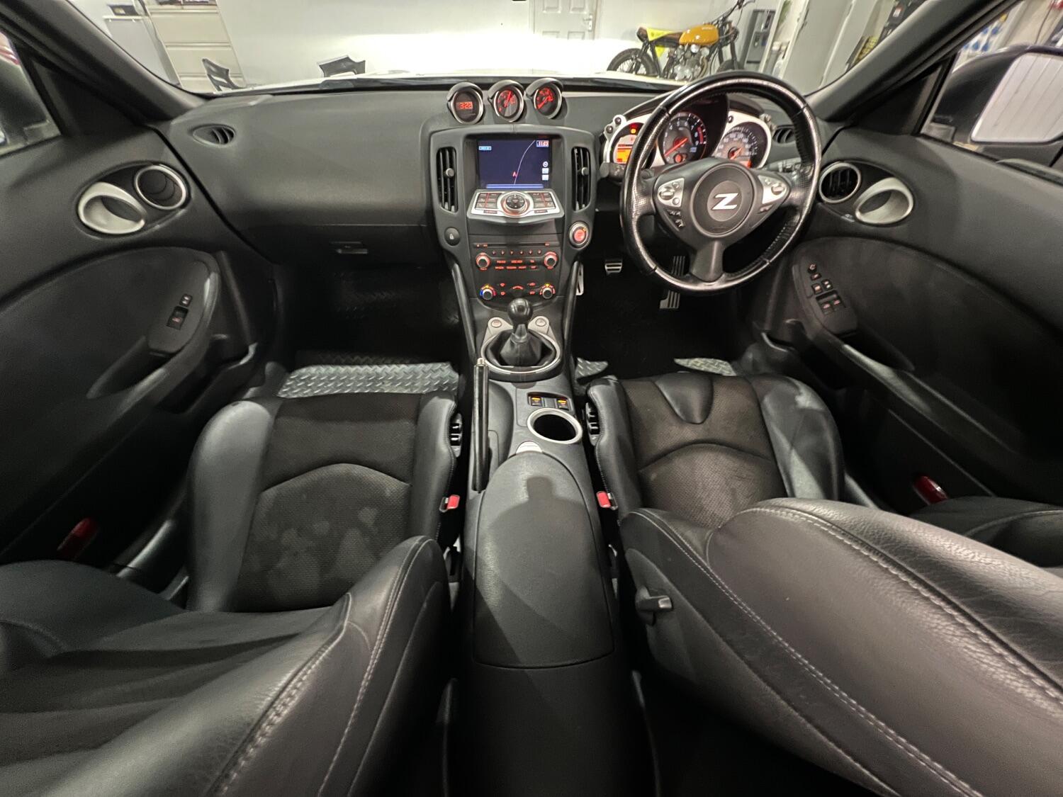 Used Nissan 370 Z 2011 for sale - 76358151: Photo 10