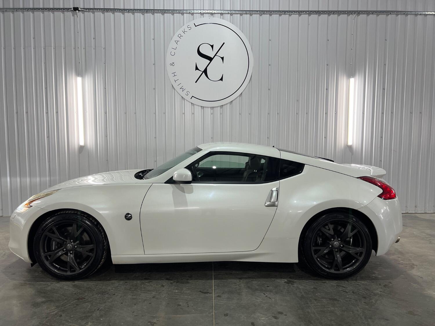 Used Nissan 370 Z 2011 for sale - 76358151: Photo 5
