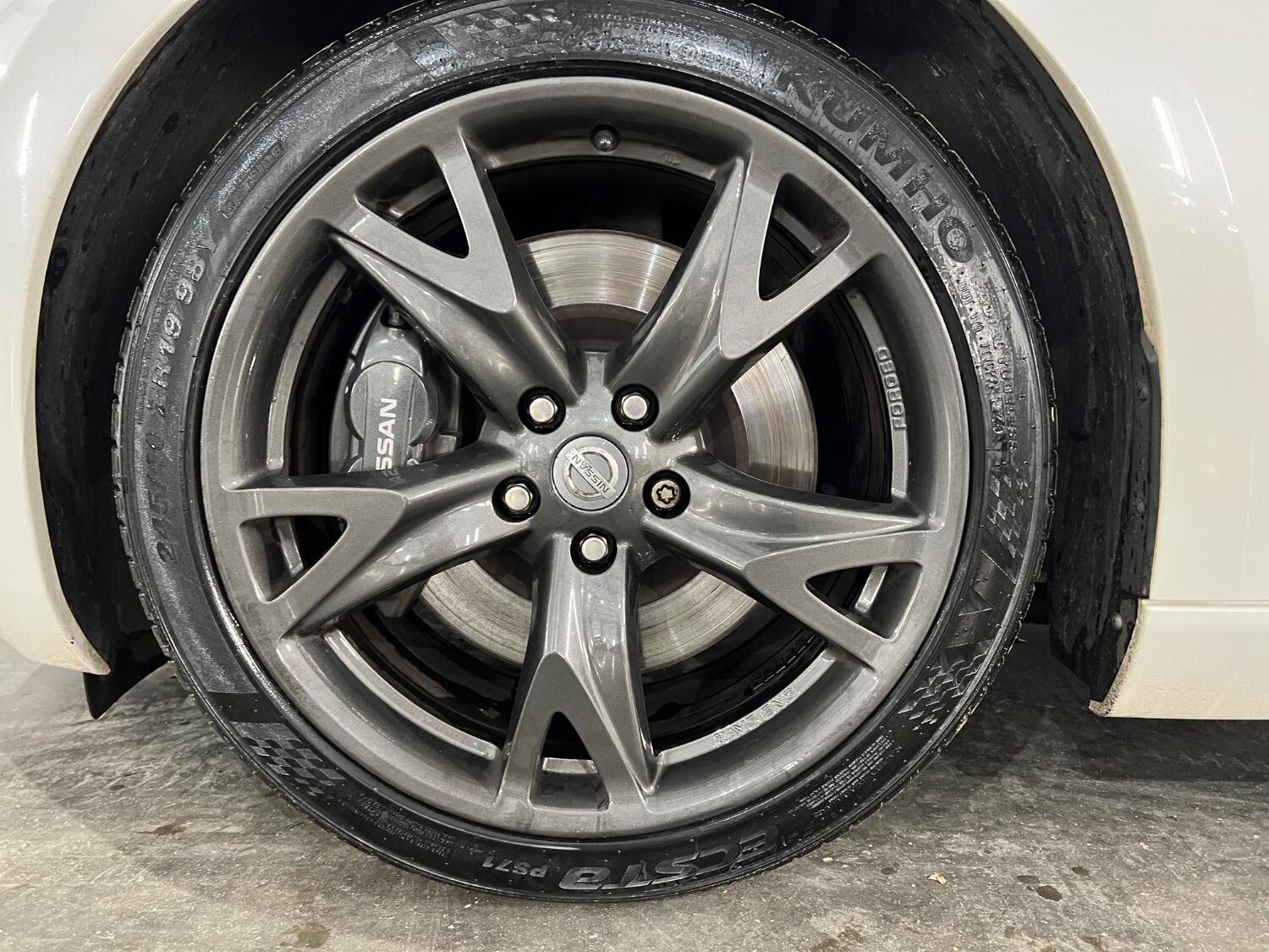 Used Nissan 370 Z 2011 for sale - 76358151: Photo 9