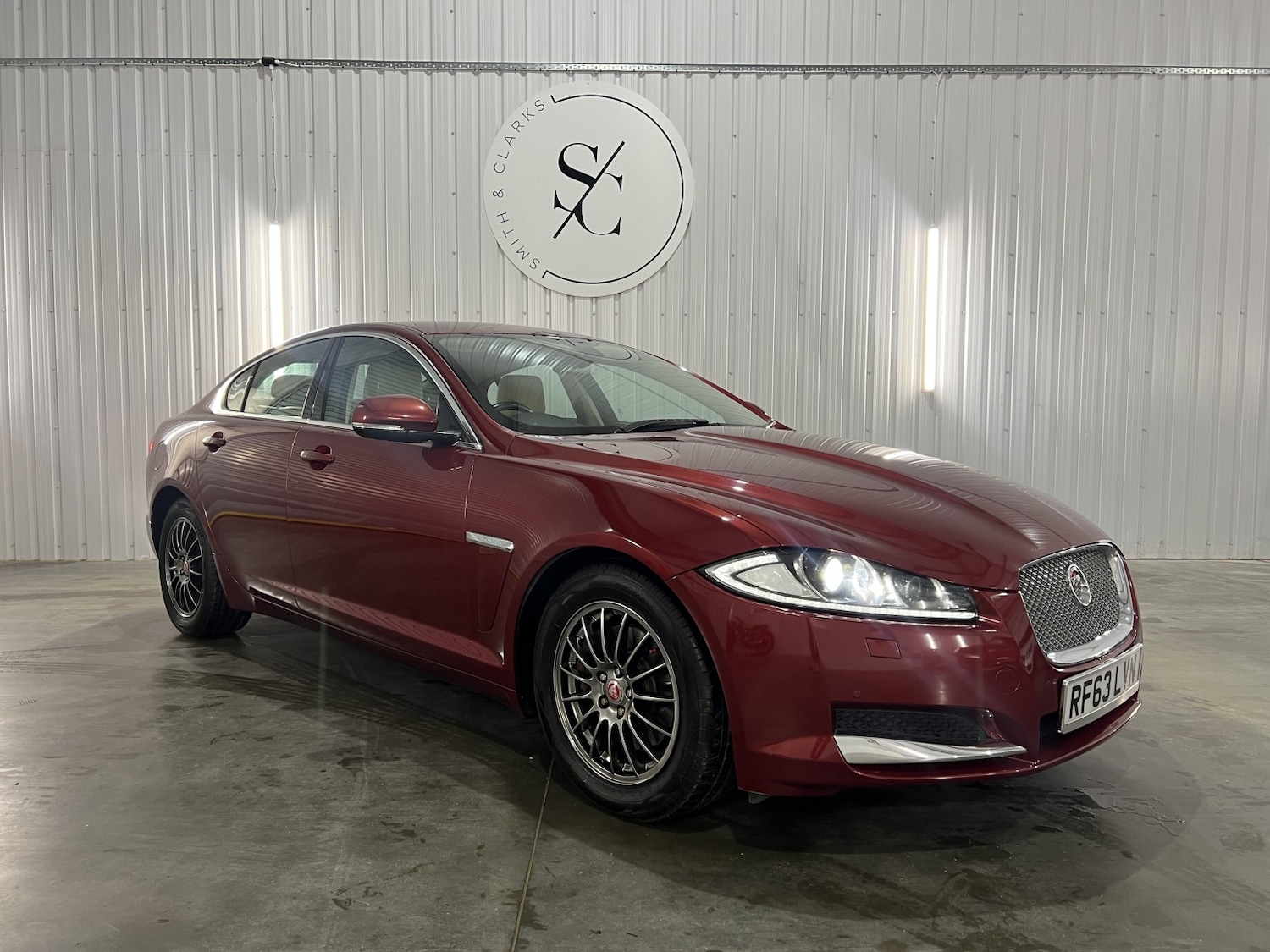 Used Jaguar XF 2013 for sale - 76884891: Photo 1