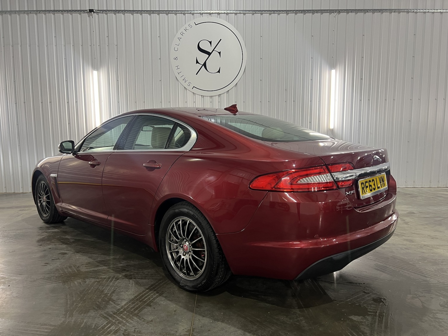 Used Jaguar XF 2013 for sale - 76884891: Photo 4