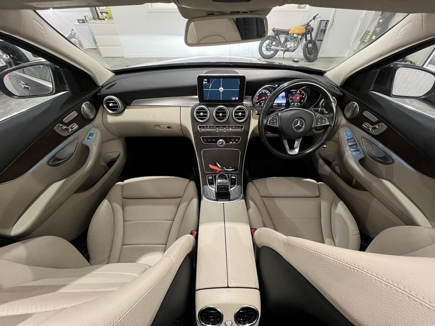 Used Mercedes-Benz C Class 2016 for sale - 76483080: Photo 10