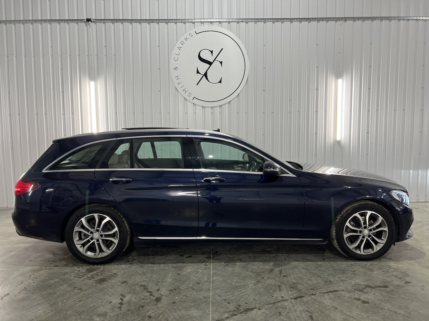 Used Mercedes-Benz C Class 2016 for sale - 76483080: Photo 2