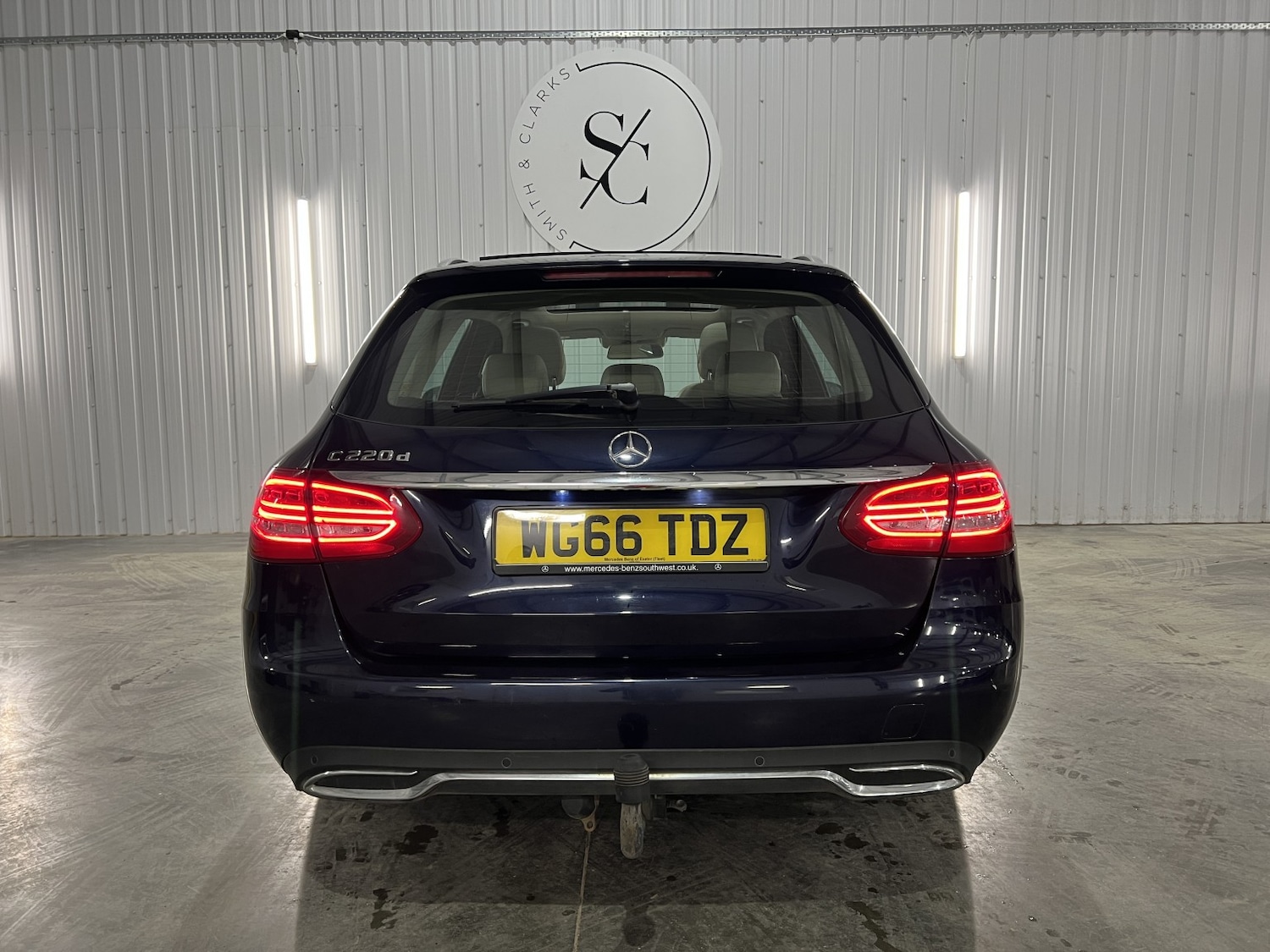 Used Mercedes-Benz C Class 2016 for sale - 76483080: Photo 3