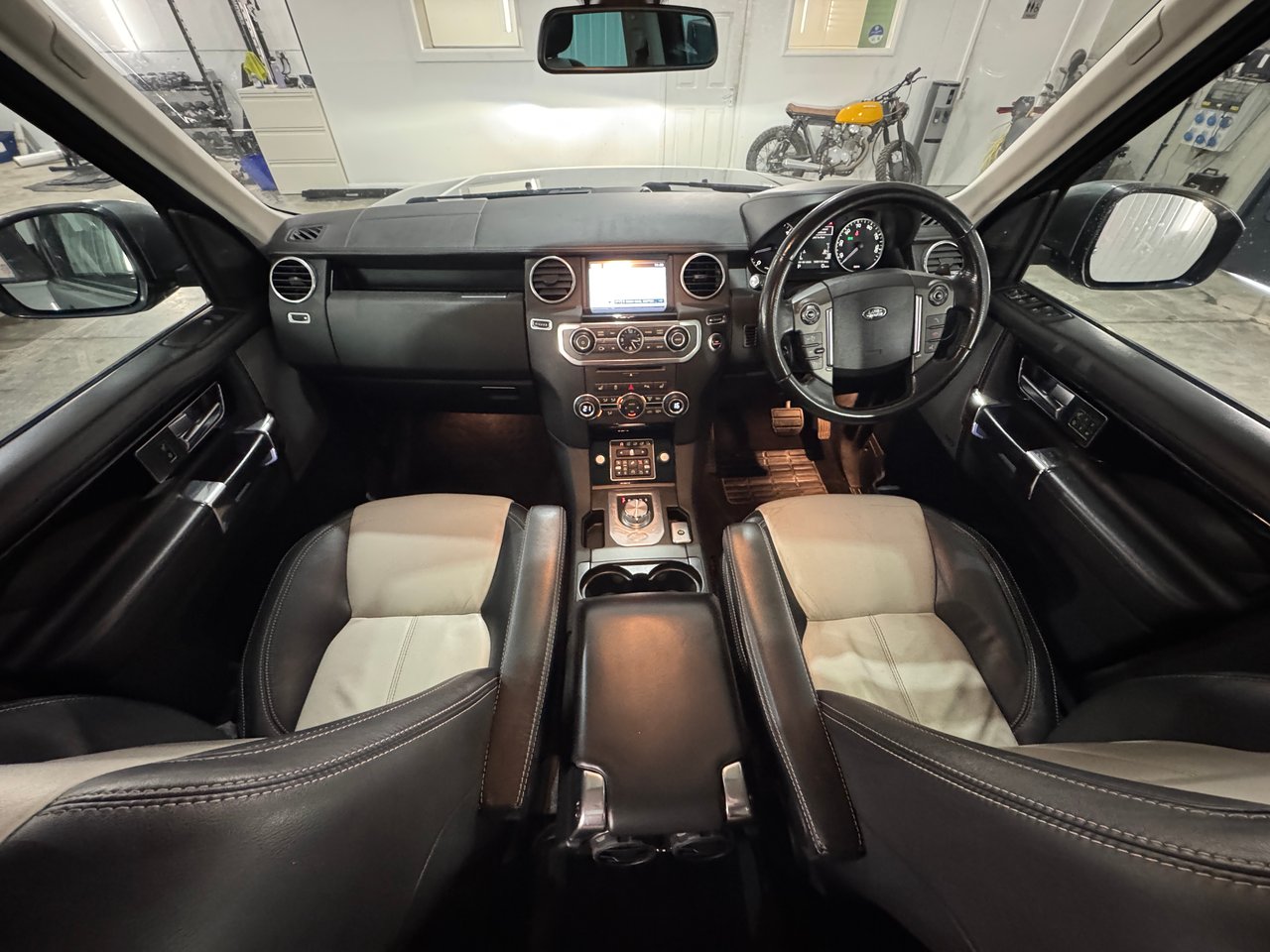 Used Land Rover Discovery 2015 for sale - 77760868: Photo 10