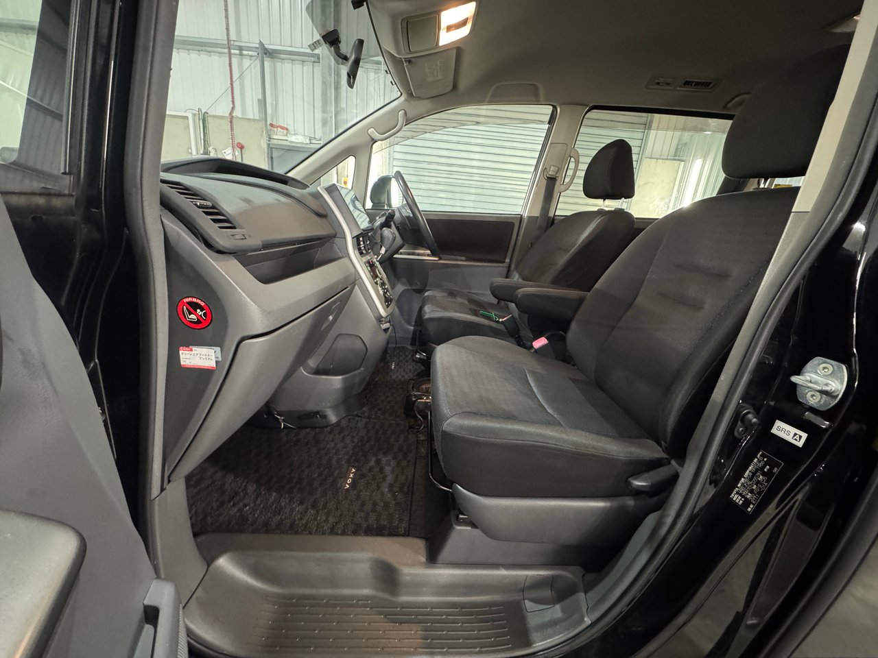 Used Toyota Voxy 2025 for sale - 77811174: Photo 11