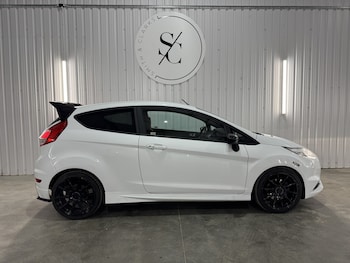 Used Ford Fiesta 2015 for sale - 78909601: Photo