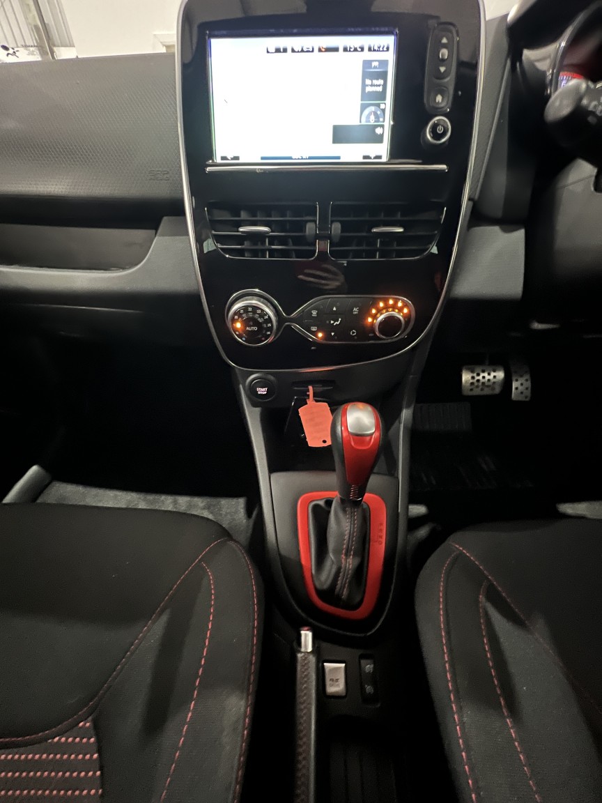 Used Renault Clio 2015 for sale - 76713131: Photo 13