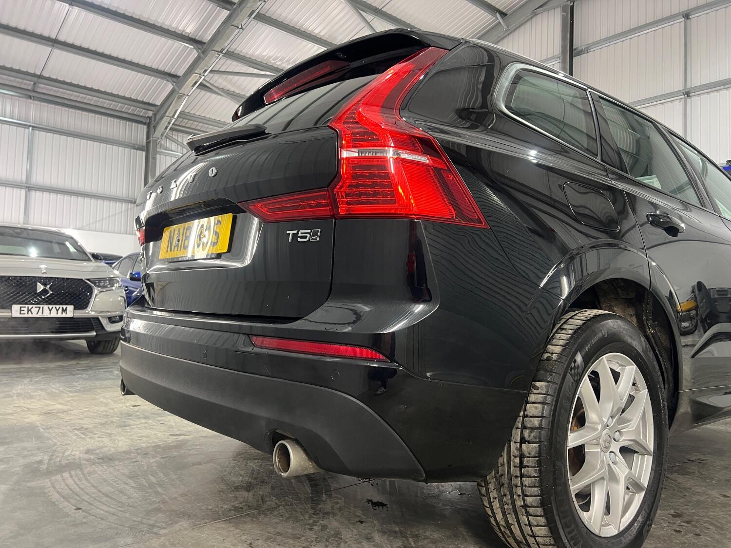 Used Volvo XC60 2018 for sale - 76358176: Photo 8