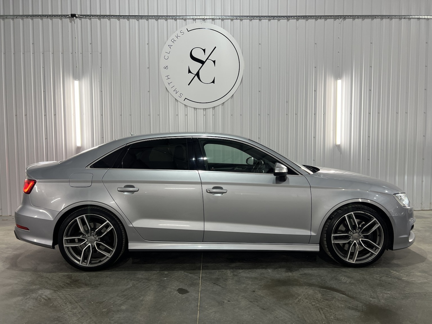 Used Audi A3 2015 for sale - 77065640: Photo 2