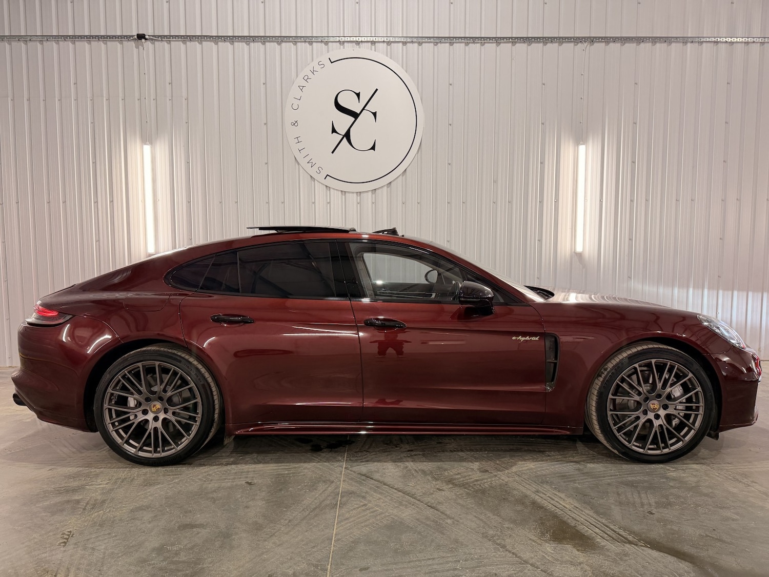 Used Porsche Panamera 2023 for sale - 77965550: Photo 2